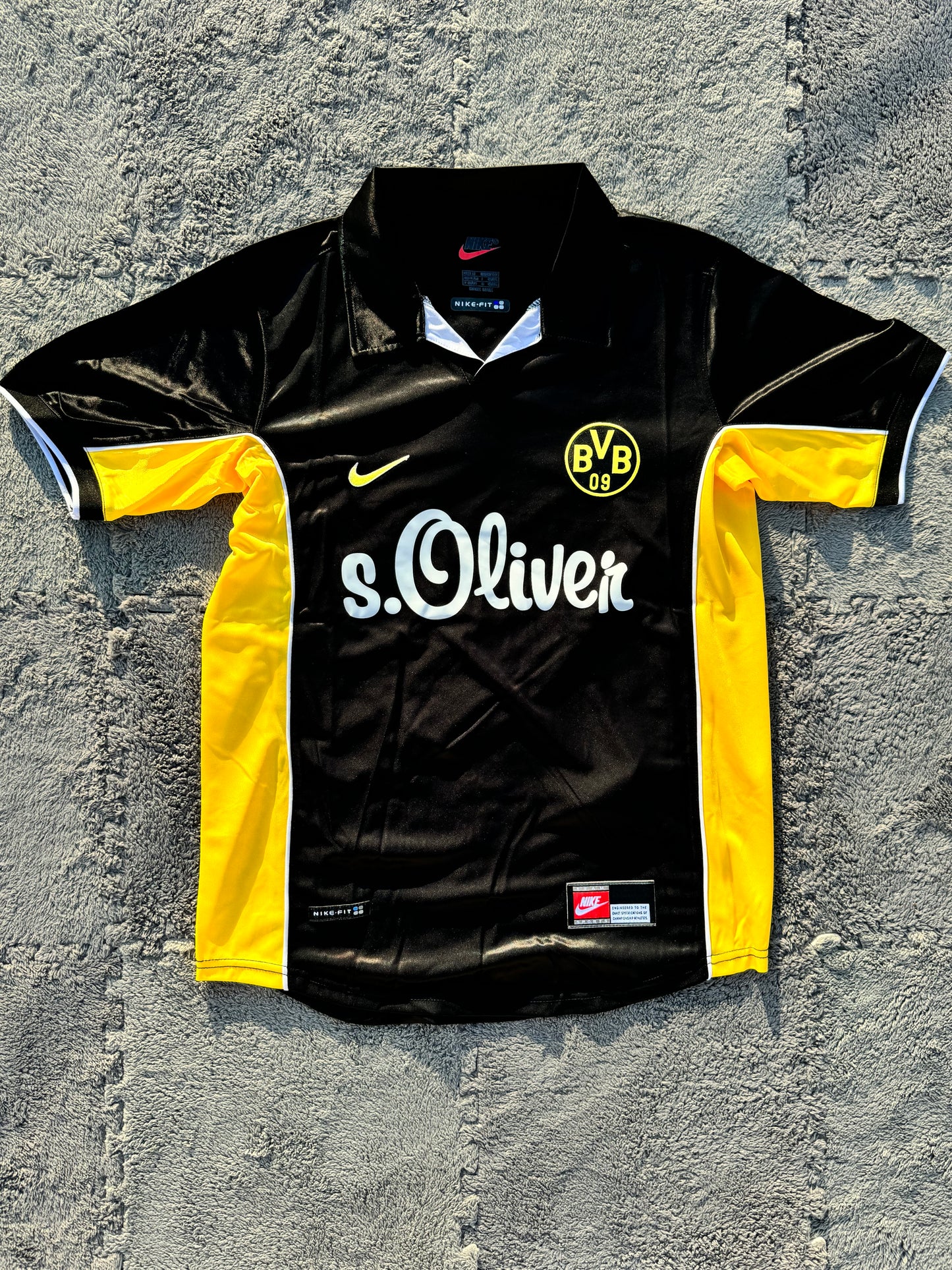 Borussia dortmund 1998-00 away