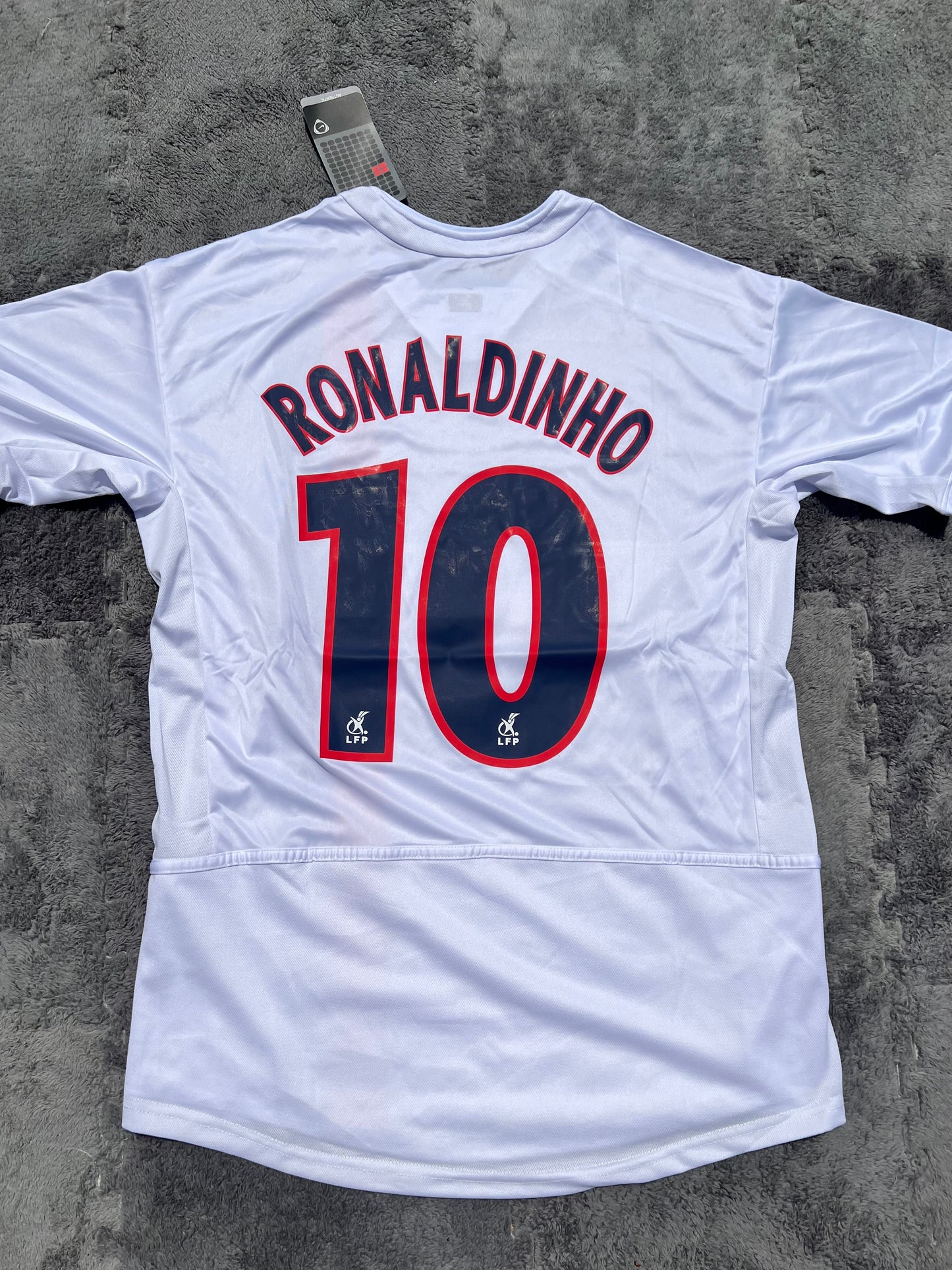 PSG 2002-3 away Ronaldinho