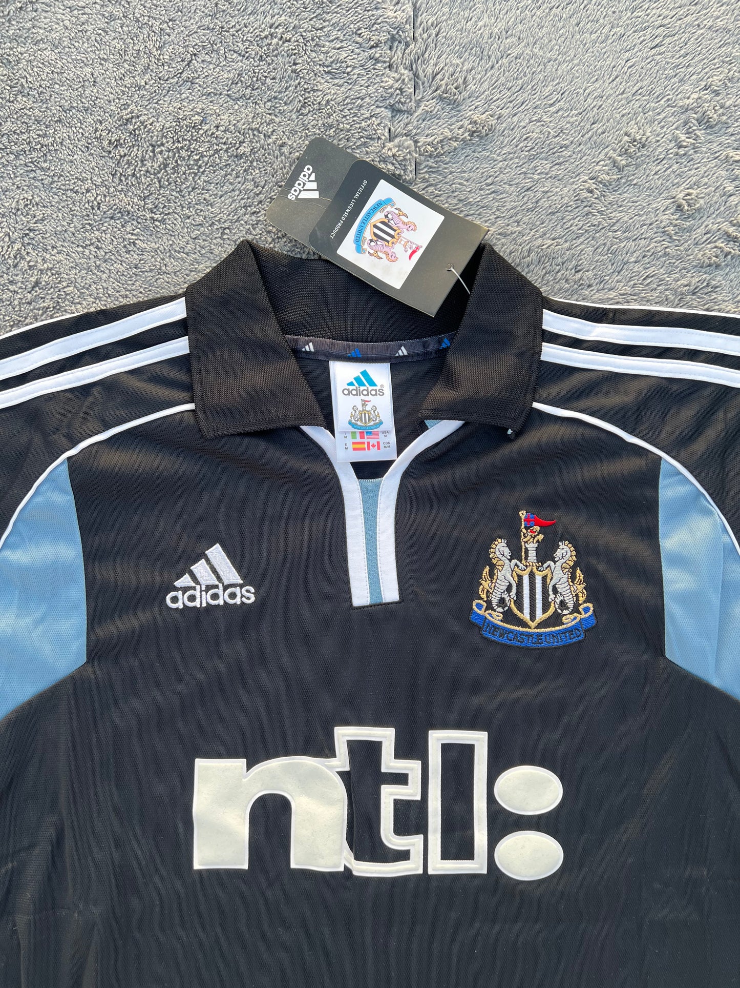 Newcastle 2000-1 away shearer