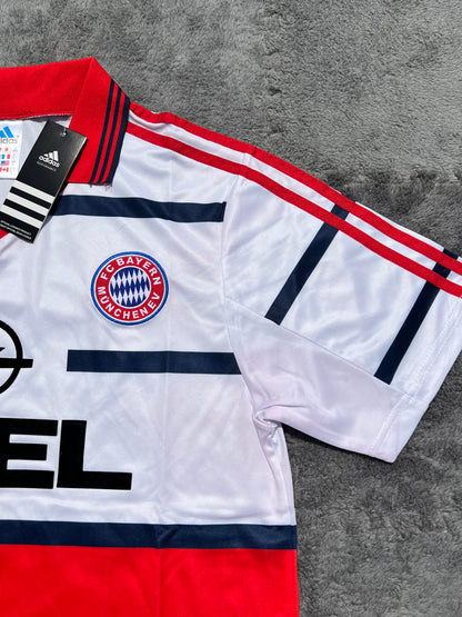 Bayern munchen 98-00 away