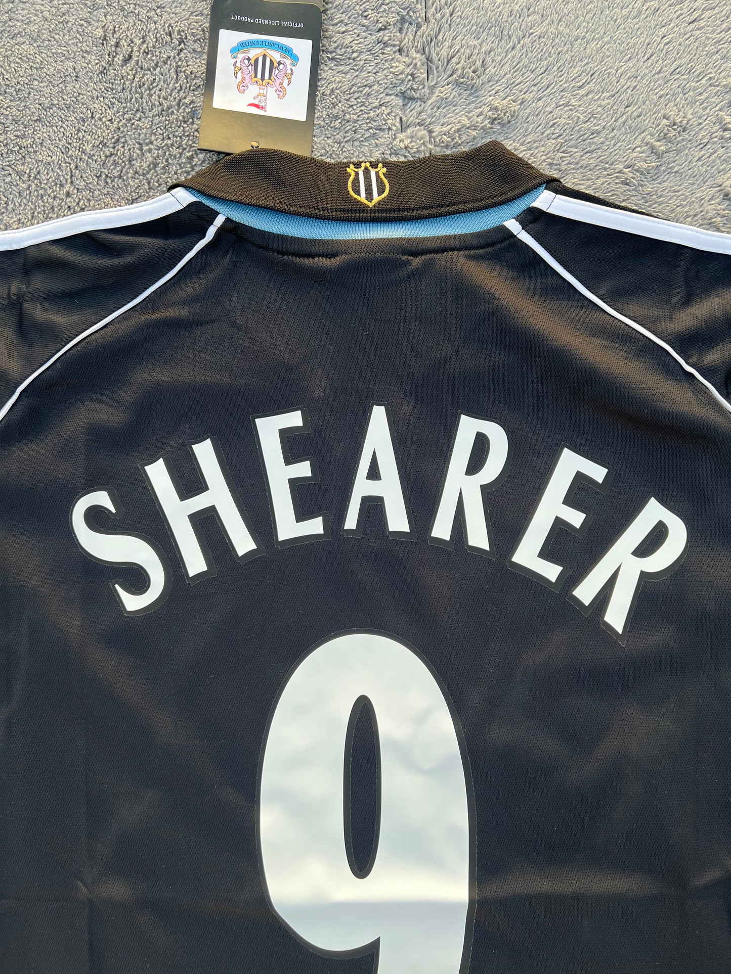 Newcastle 2000-1 away shearer