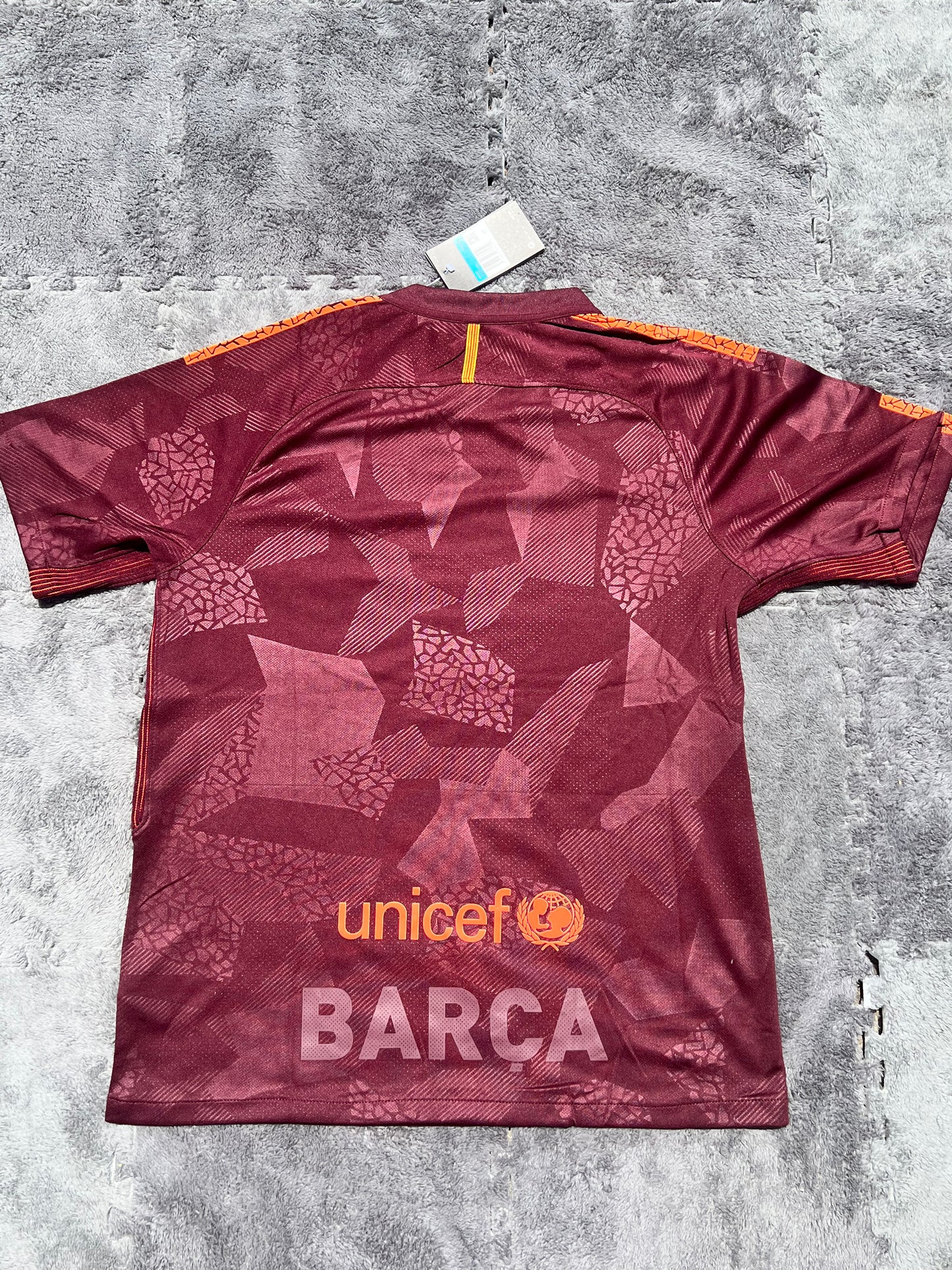 Barcelona 2017-18 away