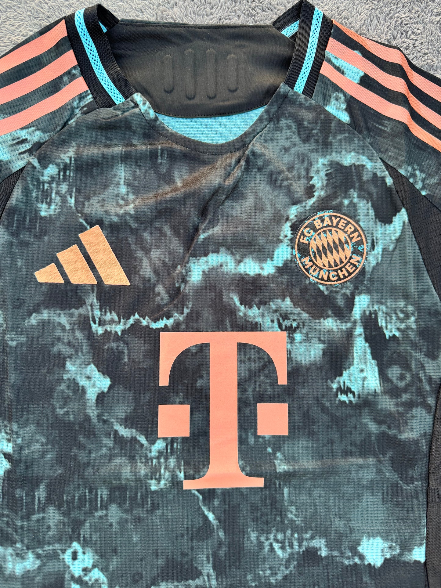 Bayern munchen away 2024-25