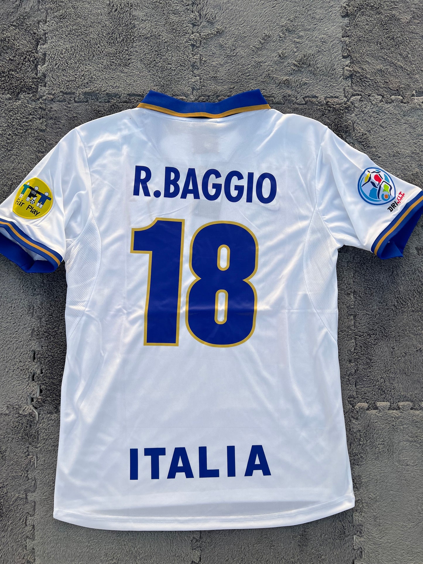 Italy 1996-7 away Baggio